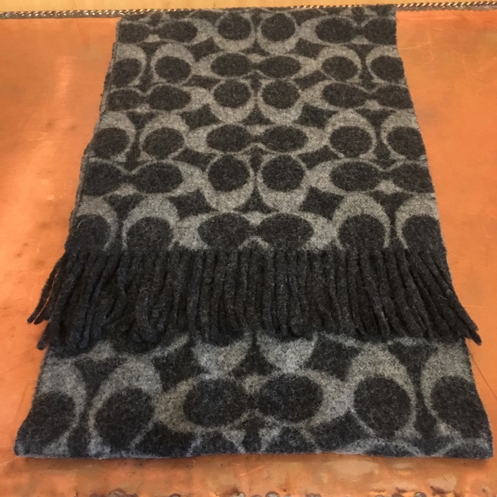 🌲COACH SIGNATURE Scottish Wool Scarf Never Worn🌲